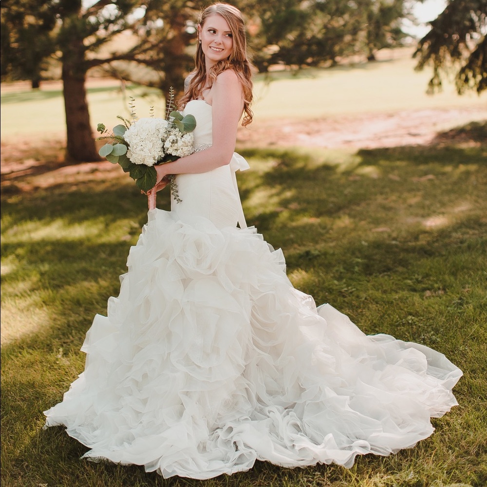 Vera Wang wedding dress- no alterations